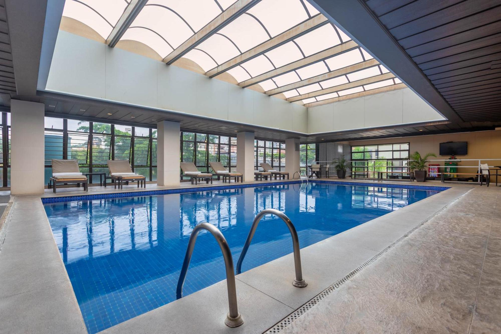 Ouro Minas Hotel Belo Horizonte, Dolce By Wyndham Exteriör bild Indoor pool